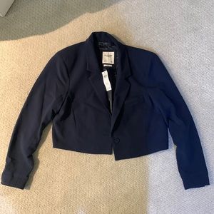 Abercrombie cropped navy blazer